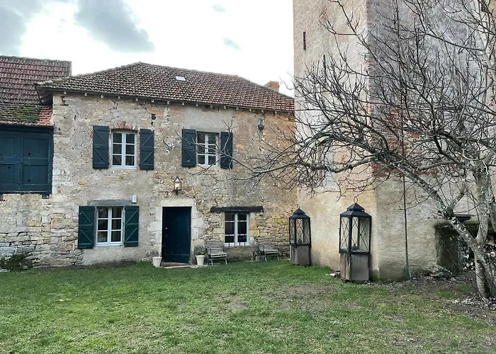 بيت للعطل Historic Mansion By River