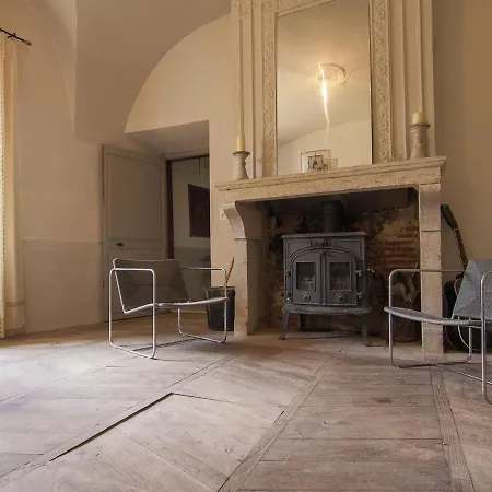 Ferienhaus Historic Mansion By River *