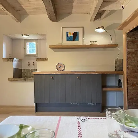 Ferienhaus Historic Mansion By River