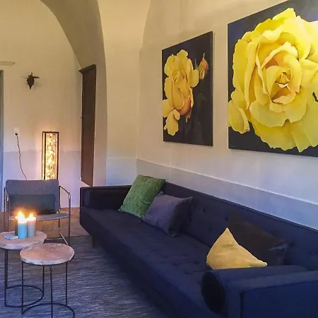 Ferienhaus Historic Mansion By River