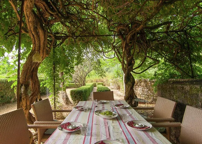 Historic Mansion By River Ferienhaus Cenevieres