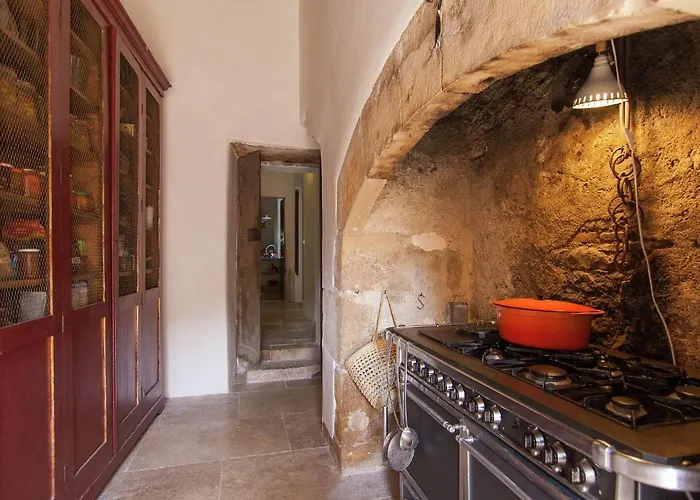 Historic Mansion By River Cenevieres