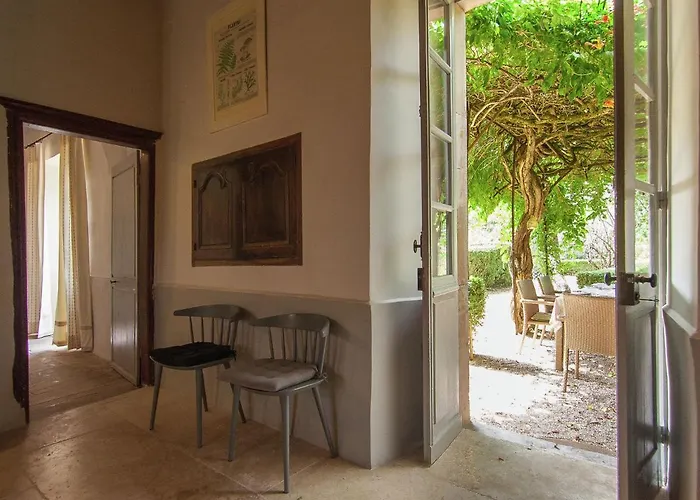 Ferienhaus Historic Mansion By River