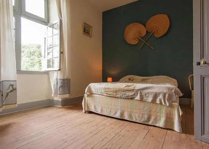 Ferienhaus Historic Mansion By River